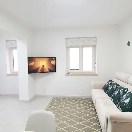 Caldas Da Rainha's & White Apartmán *