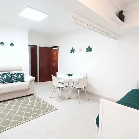 Caldas Da Rainha's & White Апартаменты Калдаш-да-Раинья