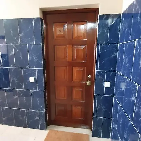 Caldas Da Rainha's & White Апартаменты *