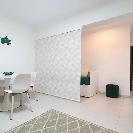 Caldas Da Rainha's & White Апартаменты *