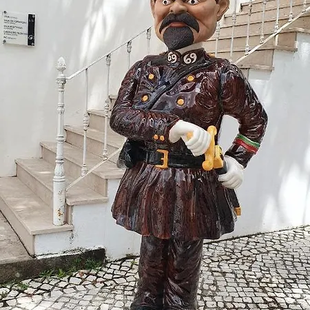 Caldas Da Rainha's & White Апартаменты *