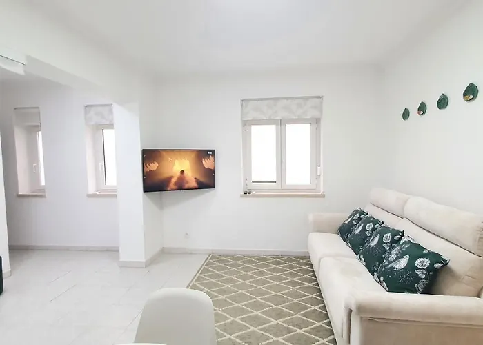 Caldas Da Rainha's & White 公寓 *