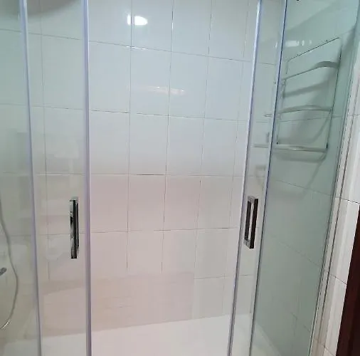 Caldas Da Rainha's & White * 卡尔达斯达·赖尼亚