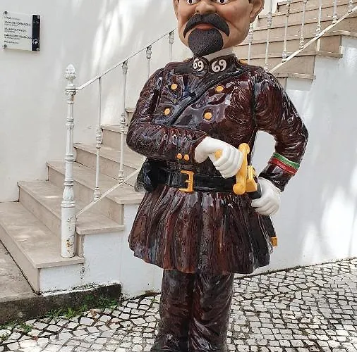 Caldas Da Rainha's & White 公寓 *